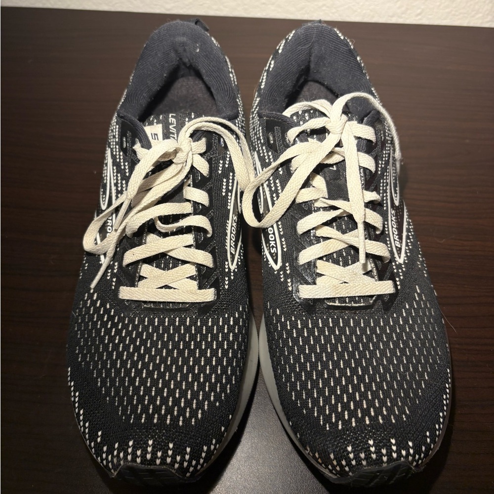 Brooks Athletic Running Shoes in Black and White